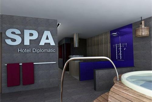 9 фото отеля Diplomatic 4* 