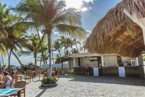 2 фото отеля Costa Caribe Coral 3* 