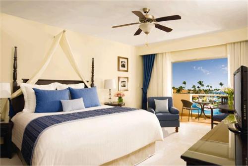 6 фото отеля Dreams Palm Beach Punta Cana 5* 