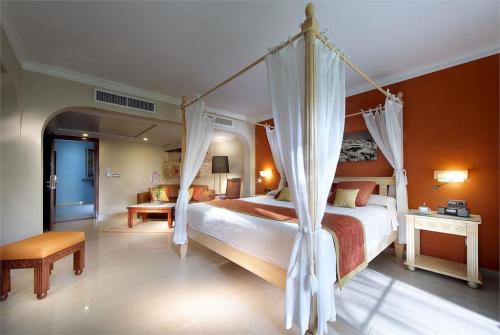 39 фото отеля Grand Palladium Bavaro Suites Resort & Spa 5* 