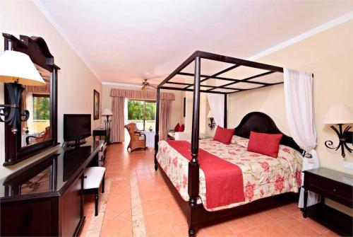 19 фото отеля Luxury Bahia Principe Ambar 4* 