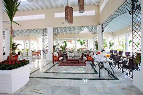 11 фото отеля Luxury Bahia Principe Bouganville 5* 