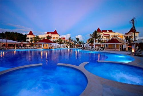 24 фото отеля Luxury Bahia Principe Bouganville 5* 