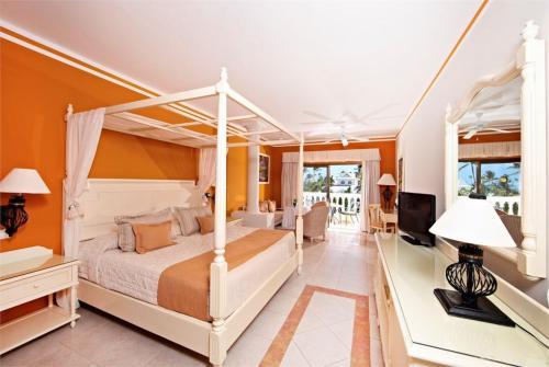 16 фото отеля Luxury Bahia Principe Esmeralda 5* 