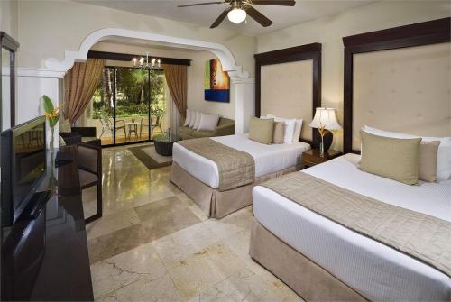 17 фото отеля Melia Caribe Tropical 5* 