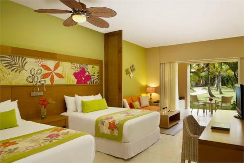 10 фото отеля Secrets Royal Beach Punta Cana 5* 
