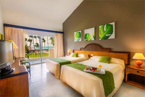 22 фото отеля Sirenis Punta Cana Resort Casino & Aquagames 5* 