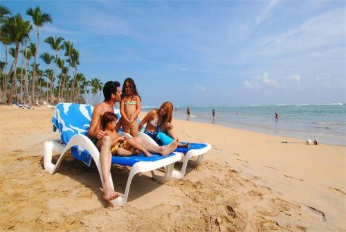 28 фото отеля Sirenis Punta Cana Resort Casino & Aquagames 5* 
