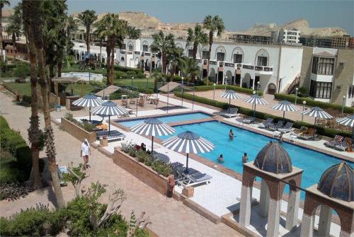 2 фото отеля Al Mashrabiya Beach Resort 3* 