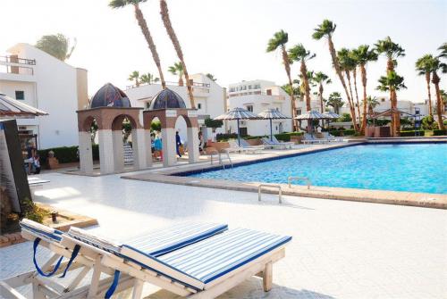3 фото отеля Al Mashrabiya Beach Resort 3* 