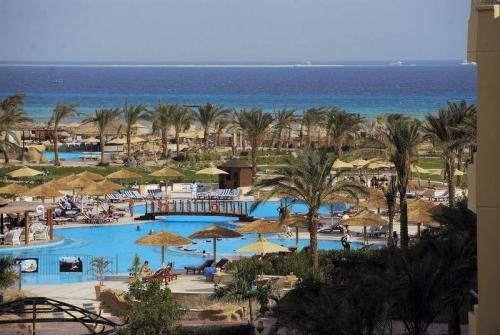 1 фото отеля Amwaj Blue Beach Resort & Spa Abu Soma 5* 