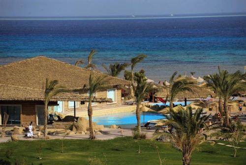 5 фото отеля Amwaj Blue Beach Resort & Spa Abu Soma 5* 