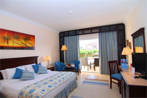 11 фото отеля Amwaj Oyoun Hotel & Resort 5* 