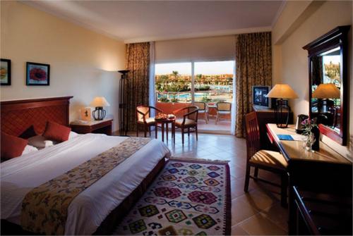 14 фото отеля Amwaj Oyoun Hotel & Resort 5* 