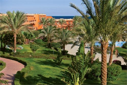 37 фото отеля Amwaj Oyoun Hotel & Resort 5* 