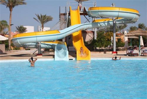 9 фото отеля Amwaj Oyoun Hotel & Resort 5* 