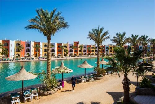 4 фото отеля Arabia Azur 4* 