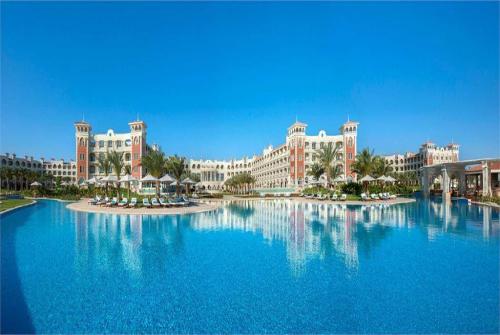 2 фото отеля Baron Palace Resort Sahl Hasheesh 5* 