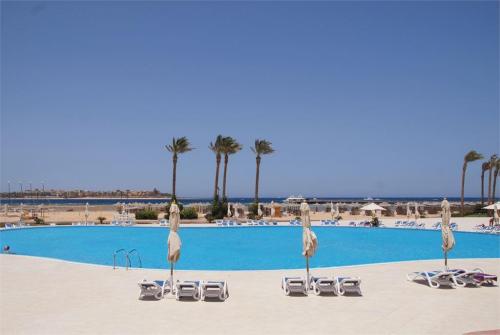 2 фото отеля Cleopatra Luxury Resort Makadi Bay Hurghada 5* 