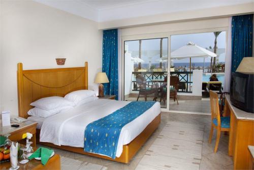 11 фото отеля Coral Beach El Montazah 4* 