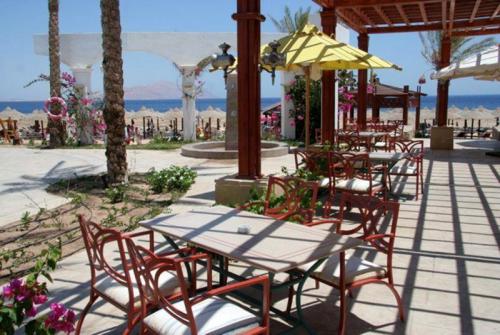 2 фото отеля Coral Beach El Montazah 4* 