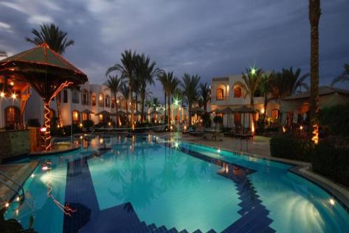 2 фото отеля Coral Hills Resort 4* 