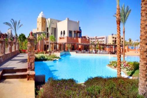 2 фото отеля Crowne Plaza Sahara Oasis 5* 