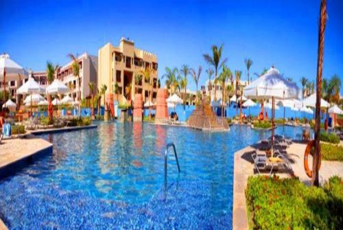 3 фото отеля Crowne Plaza Sahara Oasis 5* 