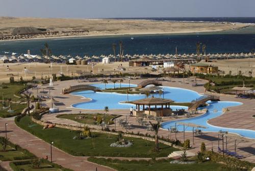 3 фото отеля El Malikia Swiss In Resort Abu Dabbab 5* 