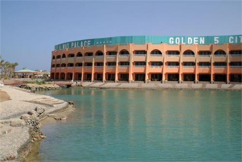 6 фото отеля Golden Five Al Mass Palace 5* 