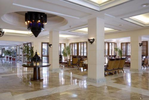 17 фото отеля Grand Plaza Hotel 4* 