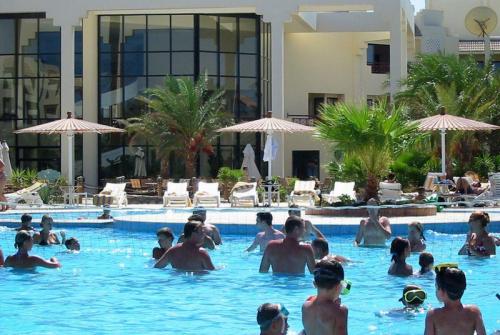 16 фото отеля Grand Plaza Resort Hurghada 4* 