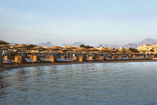 4 фото отеля Hilton Hurghada Long Beach 4* 