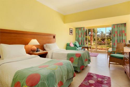 28 фото отеля Hilton Nuweiba Coral Resort 4* 
