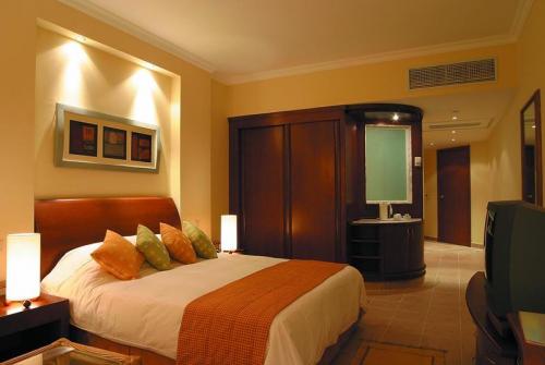 10 фото отеля Hilton Resort 5* 