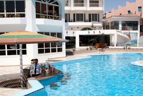 2 фото отеля Mina Mark Beach Resort Hurghada 4* 