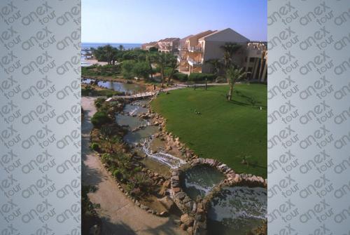 2 фото отеля Movenpick Resort & Spa El Gouna 5* 