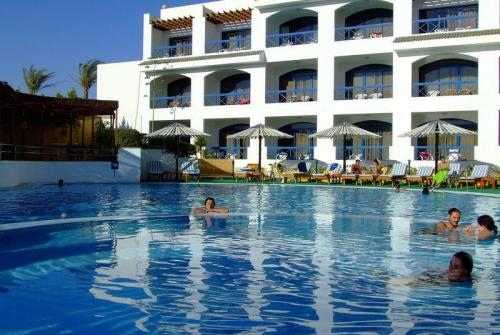 2 фото отеля New La Perla Hotel Sharm 3* 