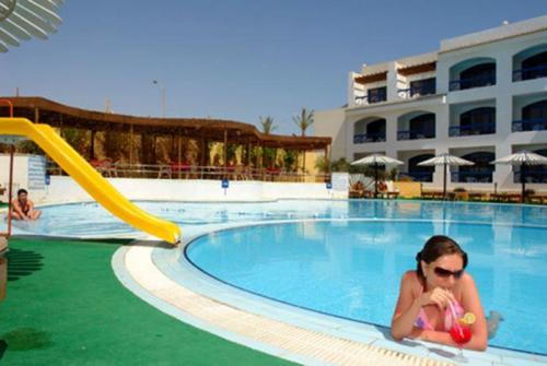 3 фото отеля New La Perla Hotel Sharm 3* 