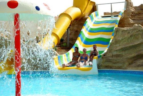 4 фото отеля Onatti Beach Resort 4* 