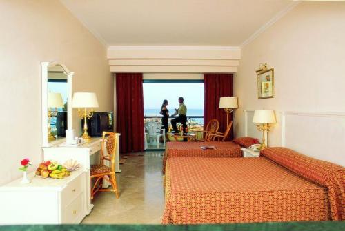 4 фото отеля Premium Grand Horizon Beach Resort 4* 