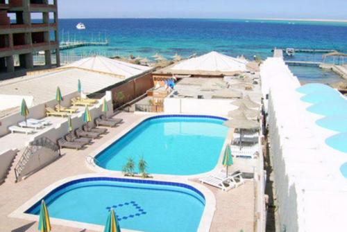 2 фото отеля Ramoza Beach Resort 2* 