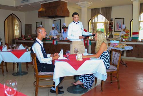 29 фото отеля Royal Grand Sharm 5* 