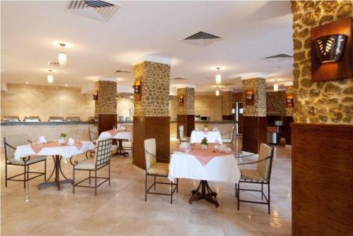 5 фото отеля Royal Oasis Sharm Resort 4* 