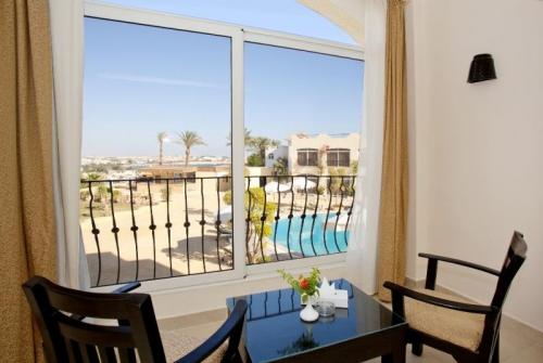 9 фото отеля Royal Oasis Sharm Resort 4* 