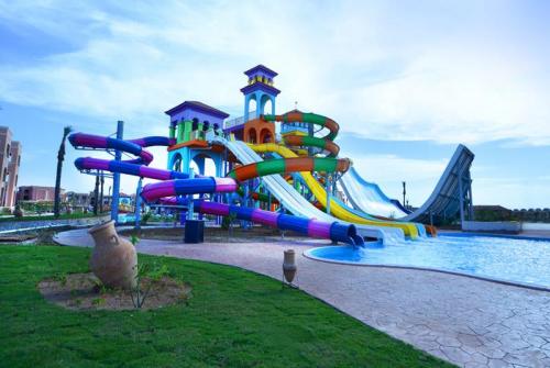 18 фото отеля Sea Club Aqua Park Resort 4* 