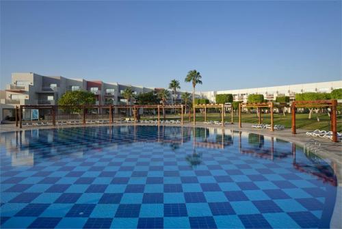 13 фото отеля Sunrise Grand Select Crystal Bay Resort 5* 