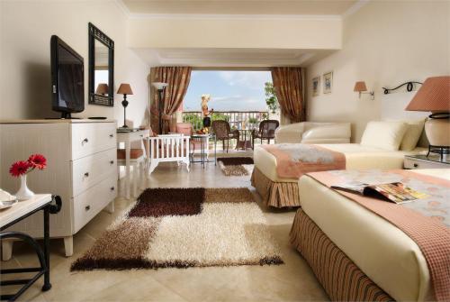 36 фото отеля Sunrise Grand Select Crystal Bay Resort 5* 