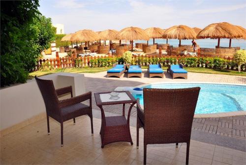 75 фото отеля Sunrise Grand Select Crystal Bay Resort 5* 