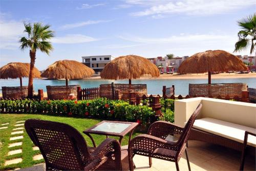 78 фото отеля Sunrise Grand Select Crystal Bay Resort 5* 